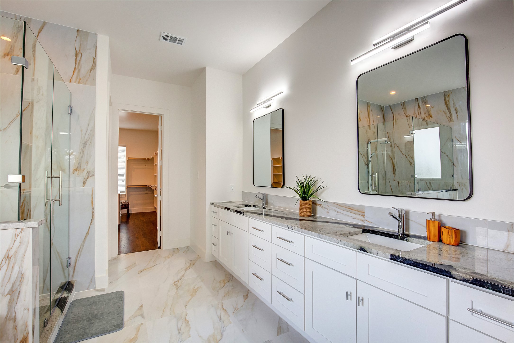 6702 Tyree Street , Dallas, TX, 75209 | 20930040 | Realty Texas LLC