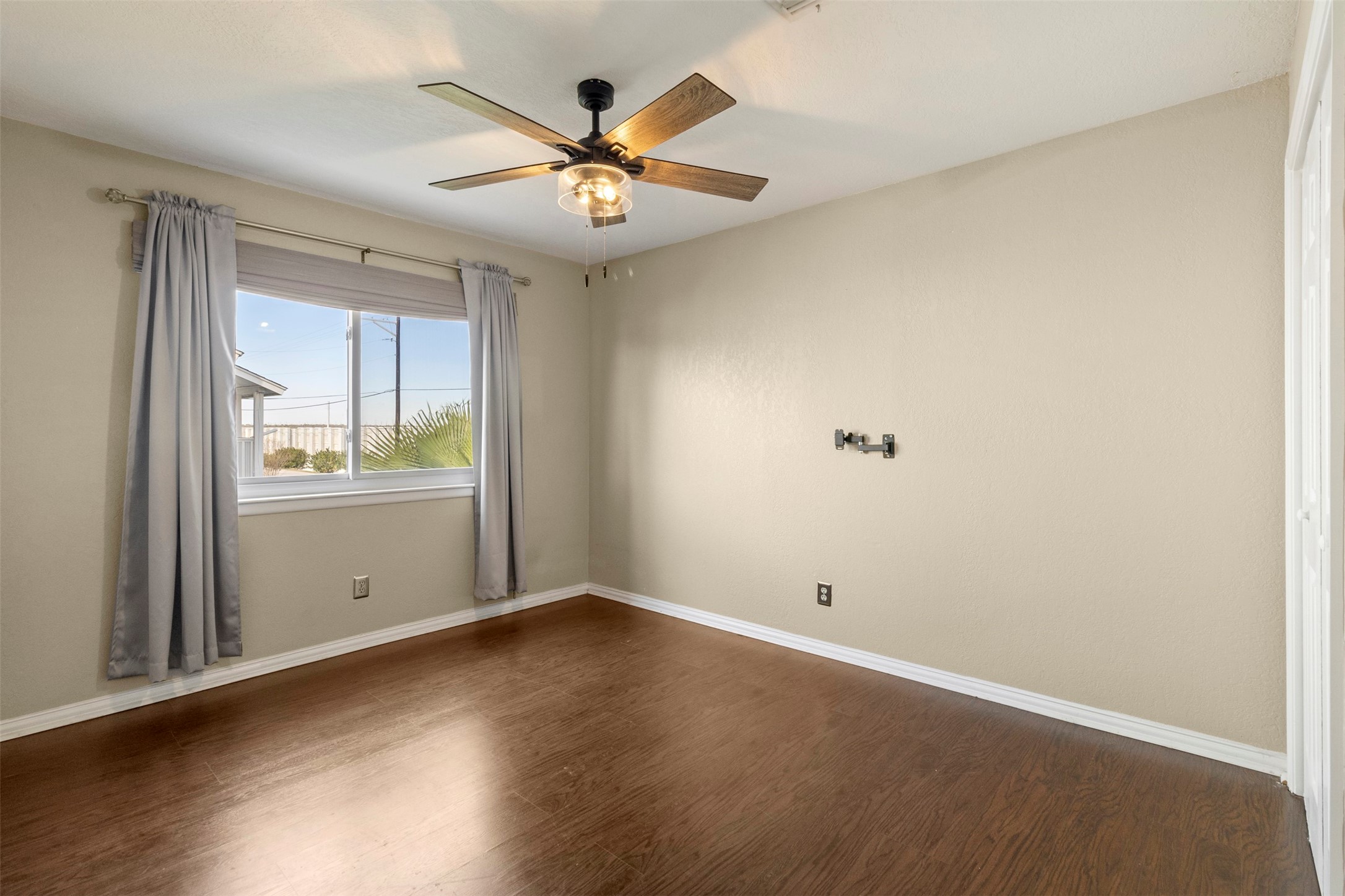 16 N Omega Street , La Marque, TX, 77568 | 17953781 | Realty Texas LLC