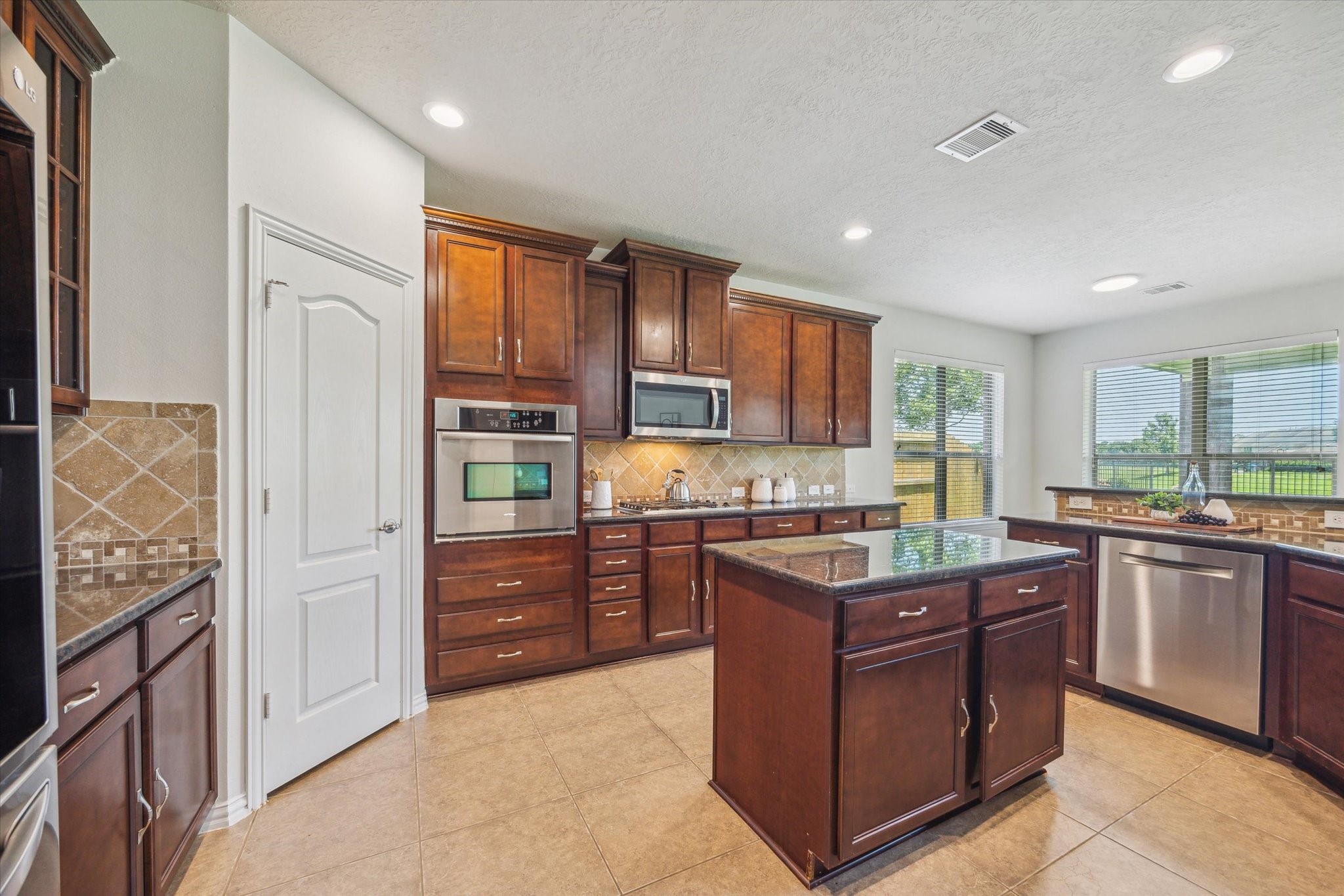 2929 Auburn Woods Drive , Pearland, TX, 77581 | 60176028 | Realty Texas LLC