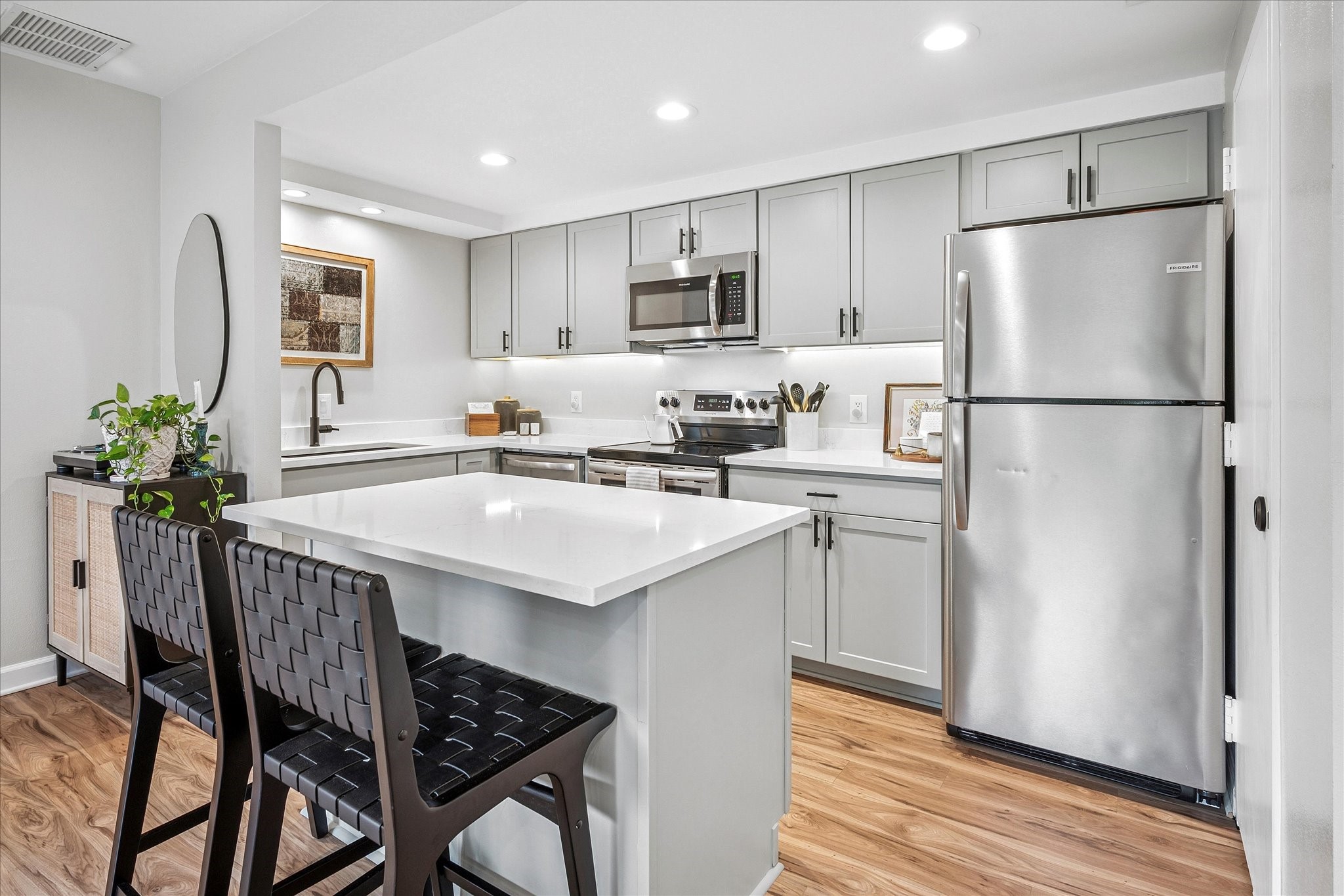 6211 W Northwest Highway G110 , Dallas, TX, 75225 | 20927794 | Realty Texas LLC