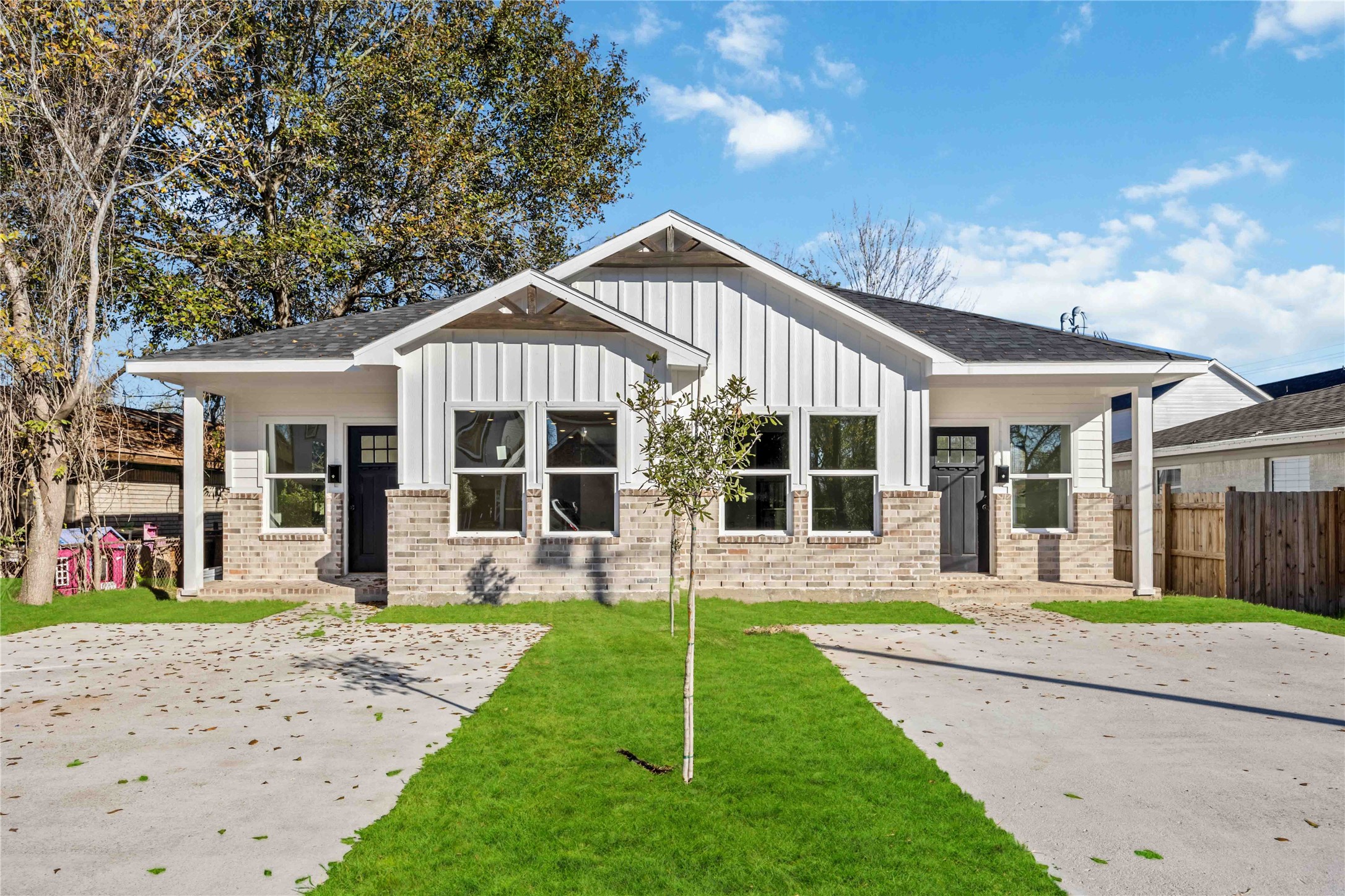 4139 Brinkley Street A/B , Houston, TX, 77051 | 5049600 | Realty Texas LLC