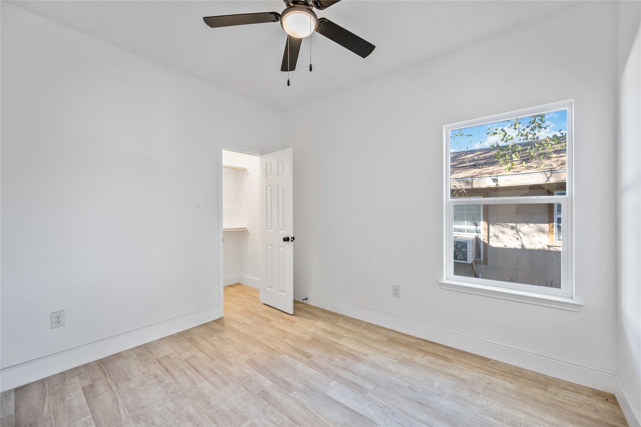 4139 Brinkley Street A/B , Houston, TX, 77051 | 5049600 | Realty Texas LLC