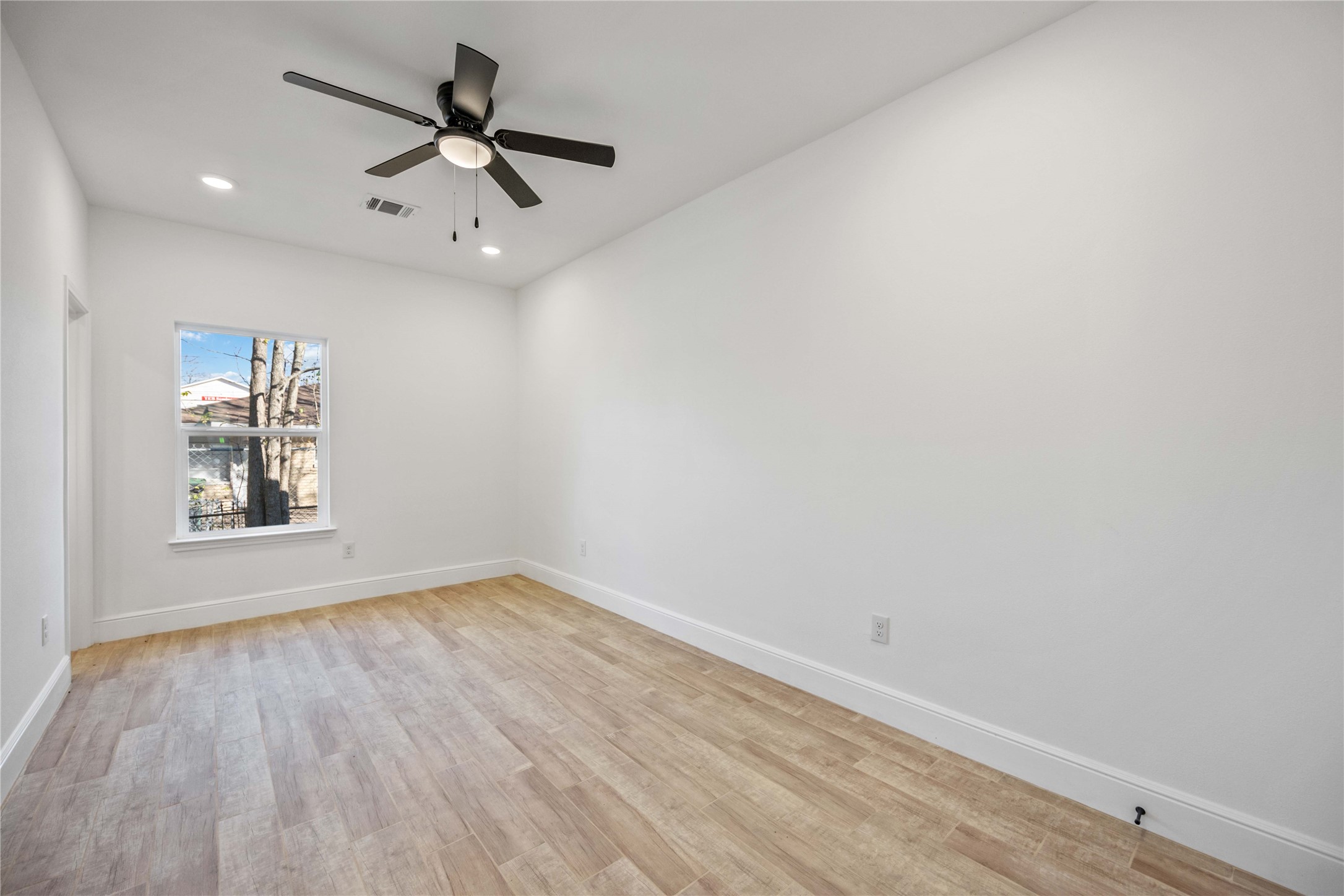 4139 Brinkley Street A/B , Houston, TX, 77051 | 5049600 | Realty Texas LLC