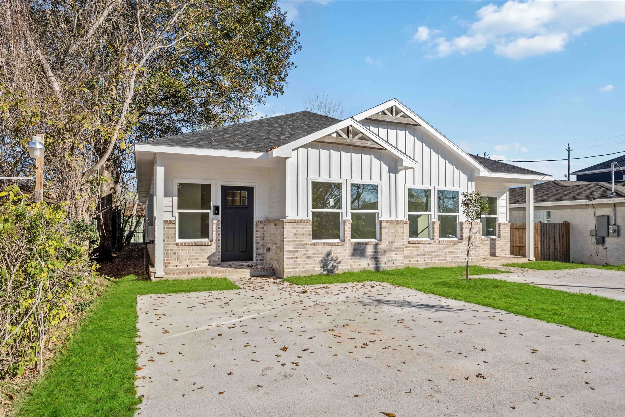 4139 Brinkley Street A/B , Houston, TX, 77051 | 5049600 | Realty Texas LLC