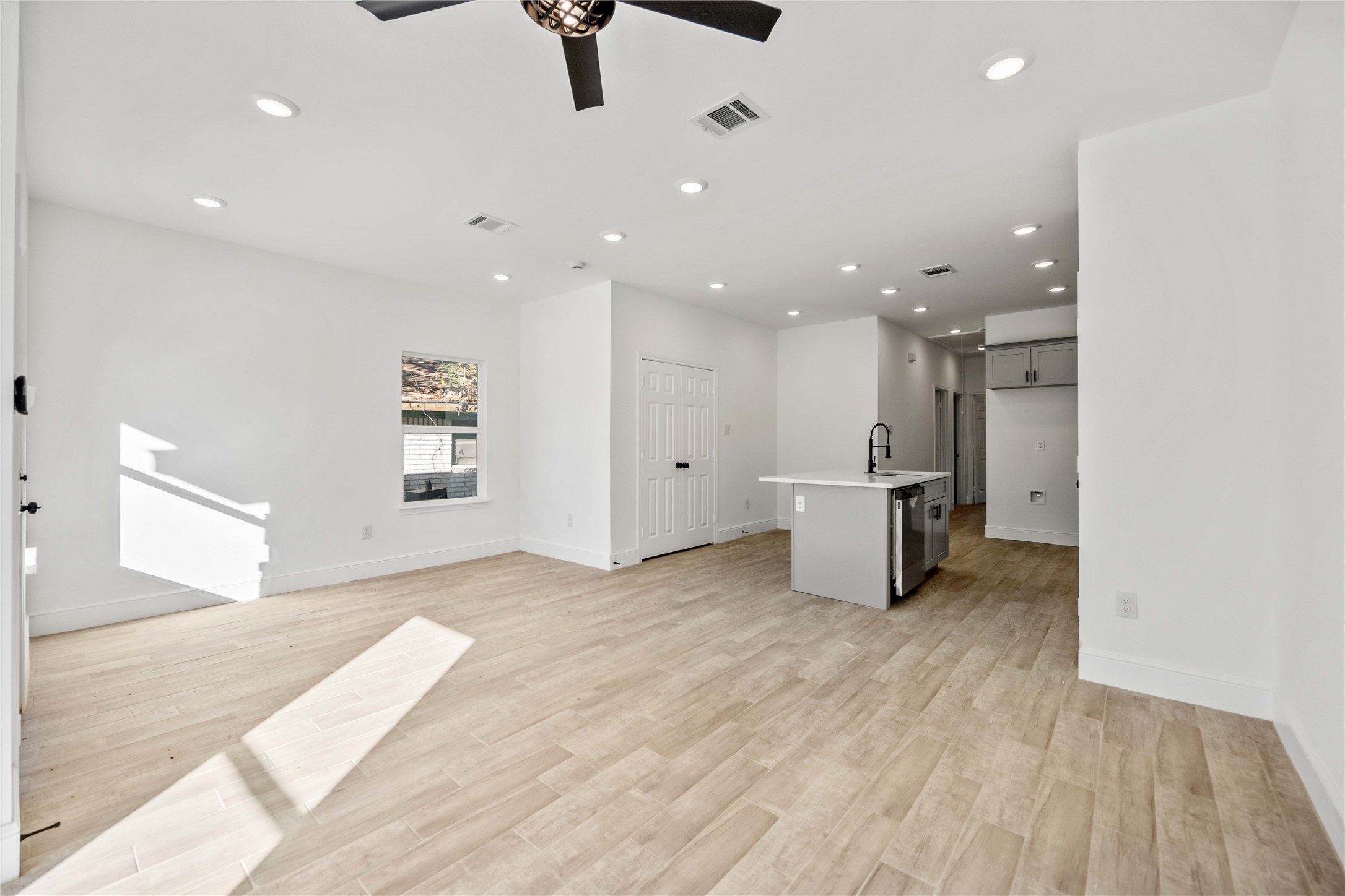 4139 Brinkley Street A/B , Houston, TX, 77051 | 5049600 | Realty Texas LLC