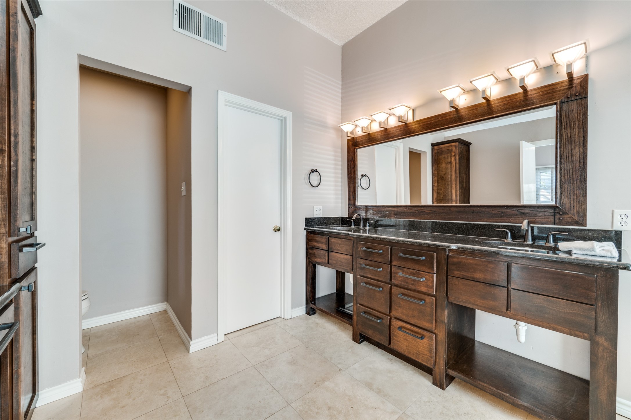 2061 Sienna Trail , Lewisville, TX, 75067 | 20930795 | Realty Texas LLC