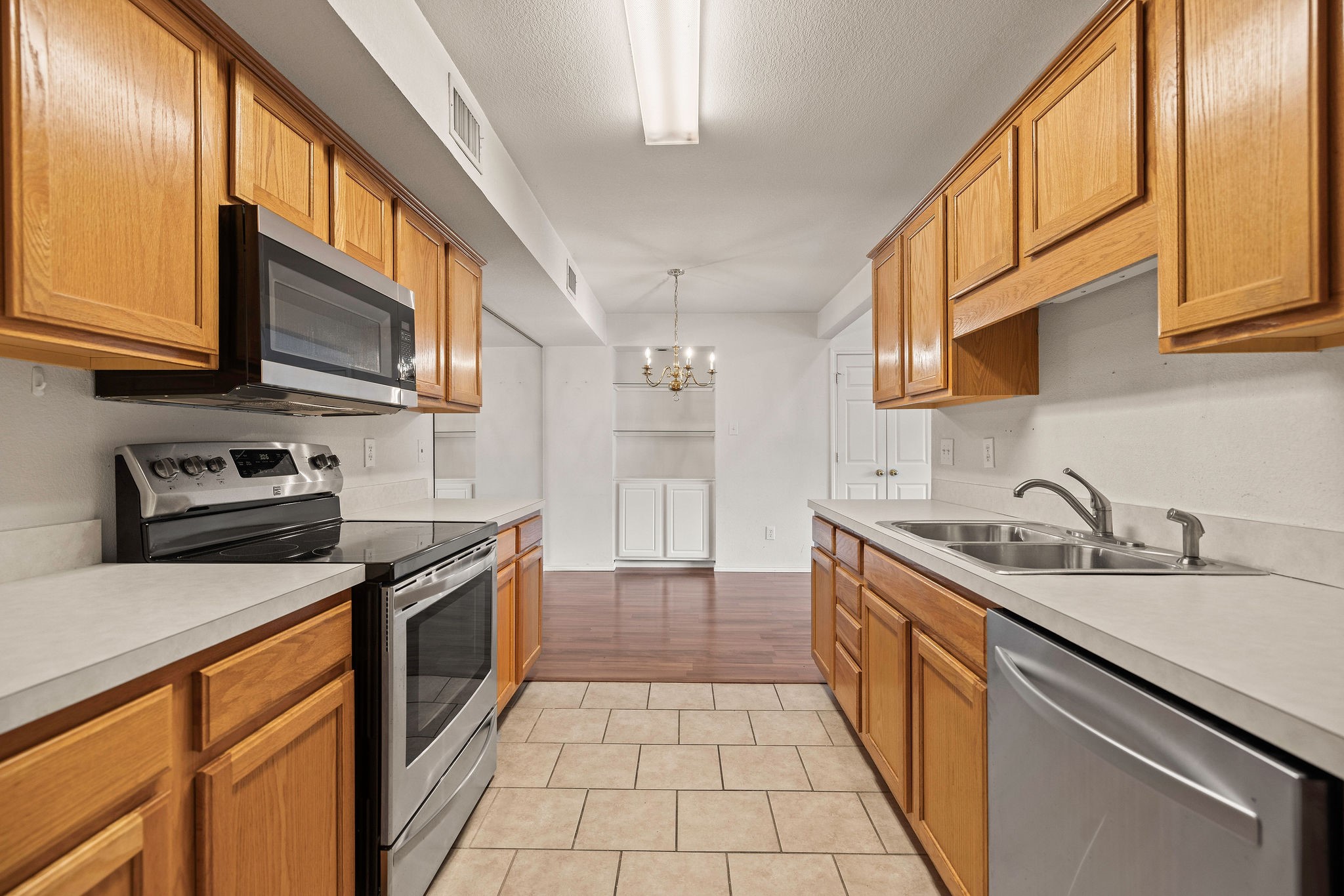 1120 Forest Creek Street , Benbrook, TX, 76126 | 20930819 | Realty Texas LLC