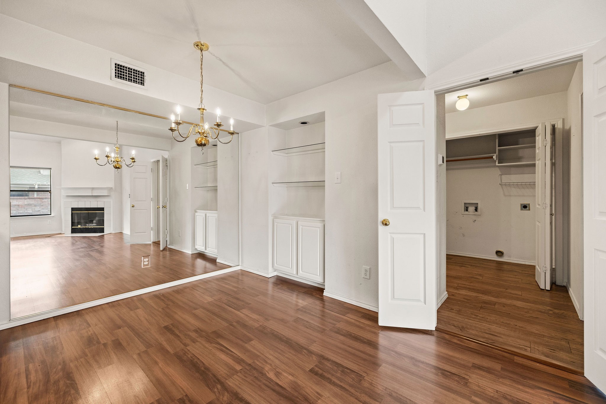 1120 Forest Creek Street , Benbrook, TX, 76126 | 20930819 | Realty Texas LLC