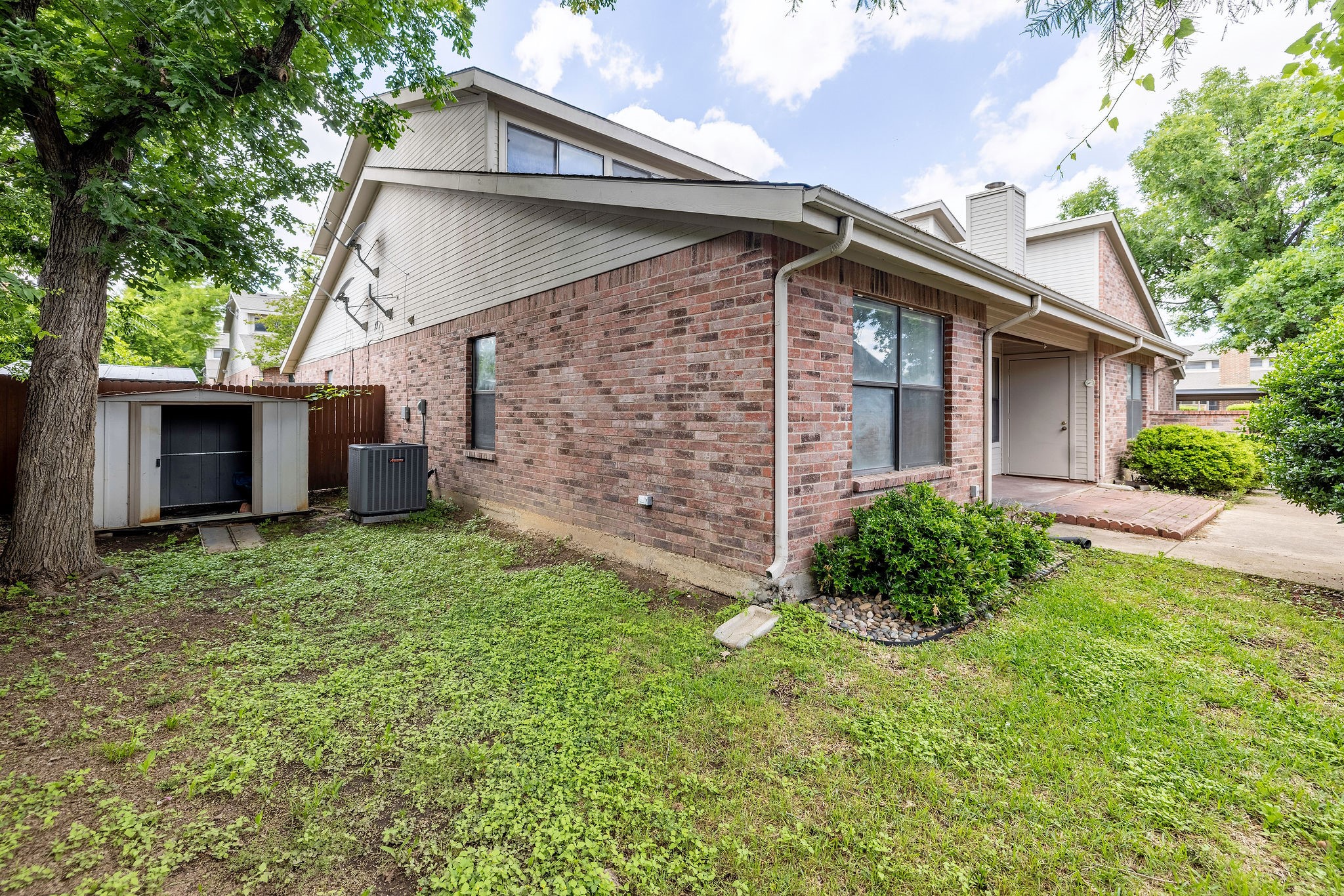 1120 Forest Creek Street , Benbrook, TX, 76126 | 20930819 | Realty Texas LLC