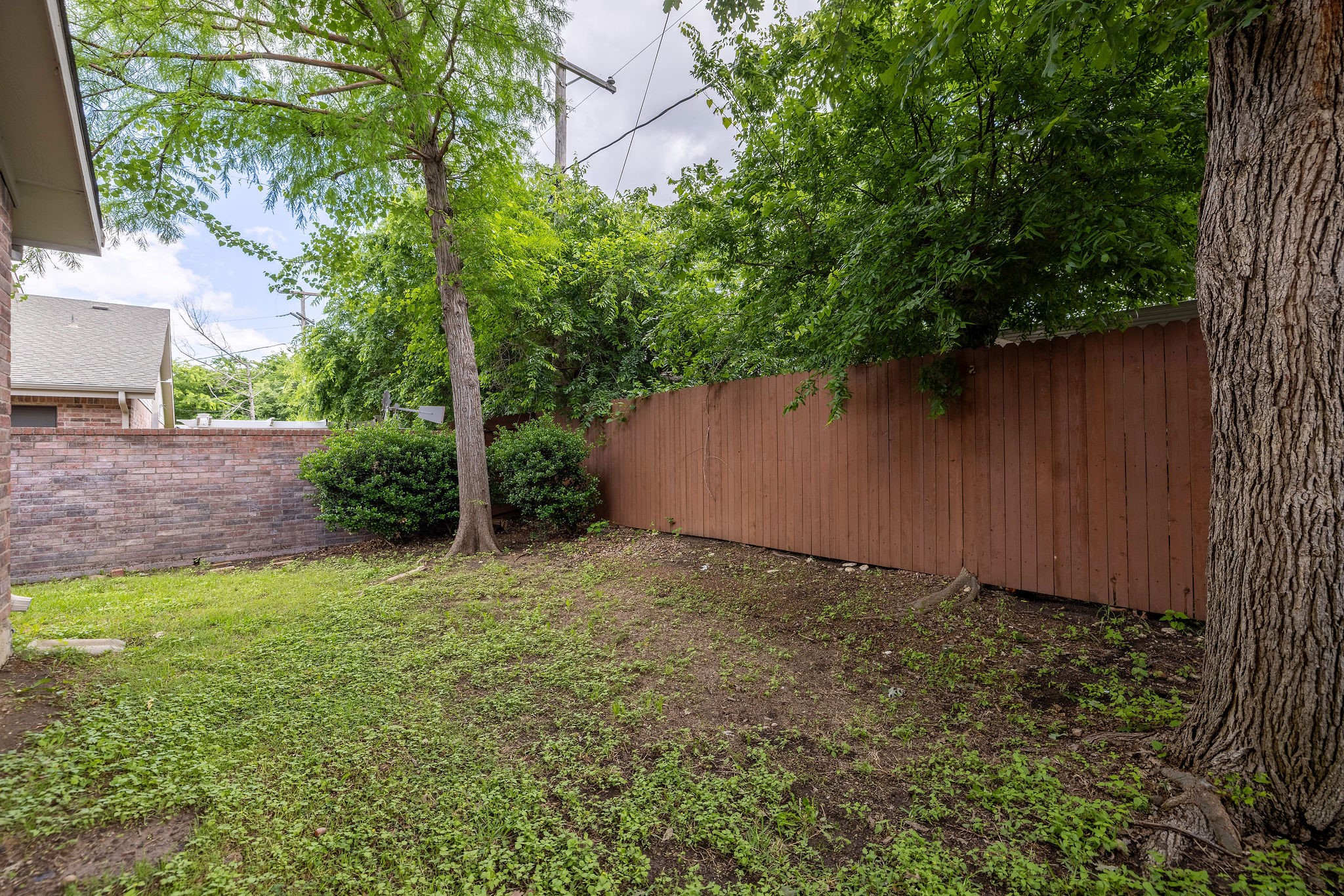 1120 Forest Creek Street , Benbrook, TX, 76126 | 20930819 | Realty Texas LLC