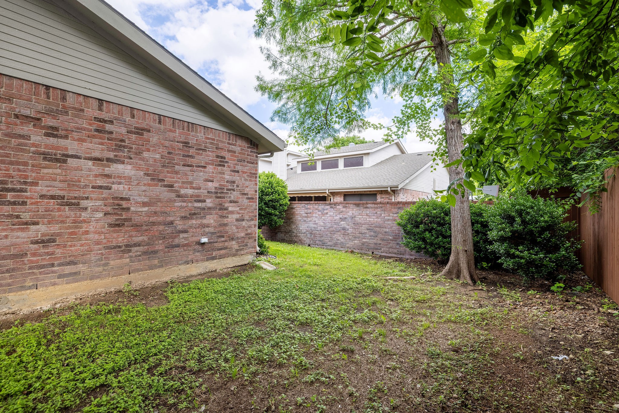 1120 Forest Creek Street , Benbrook, TX, 76126 | 20930819 | Realty Texas LLC