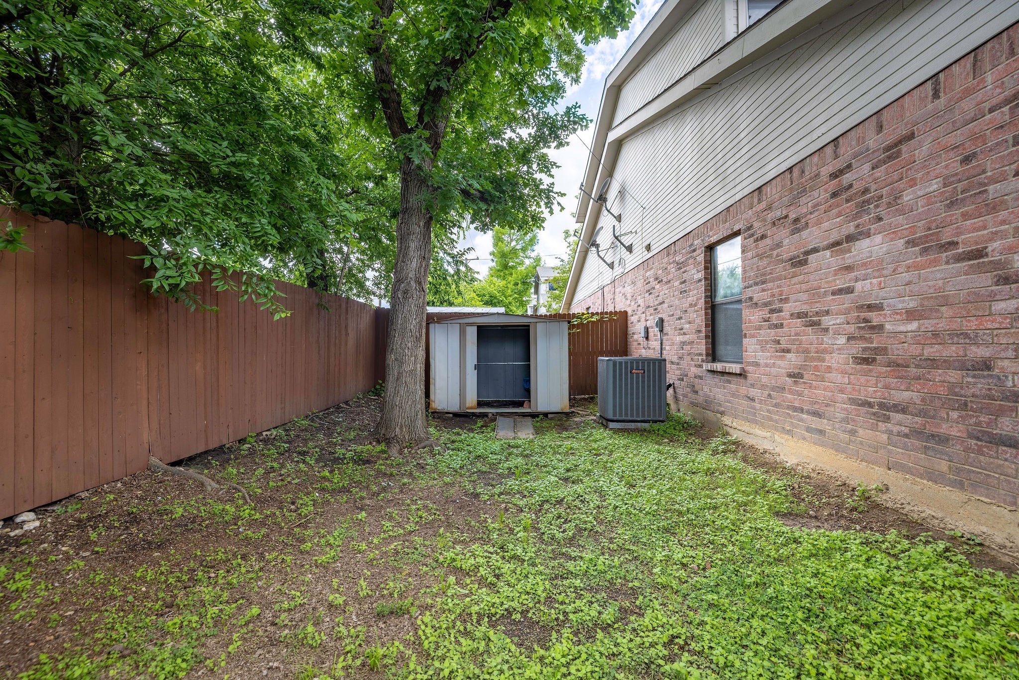 1120 Forest Creek Street , Benbrook, TX, 76126 | 20930819 | Realty Texas LLC