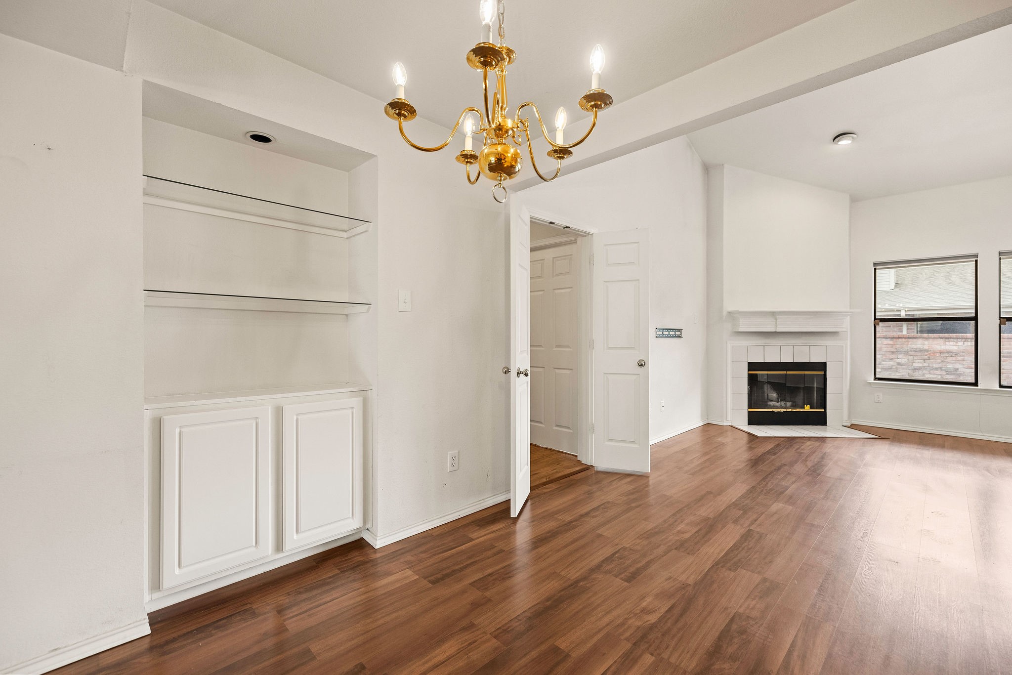 1120 Forest Creek Street , Benbrook, TX, 76126 | 20930819 | Realty Texas LLC