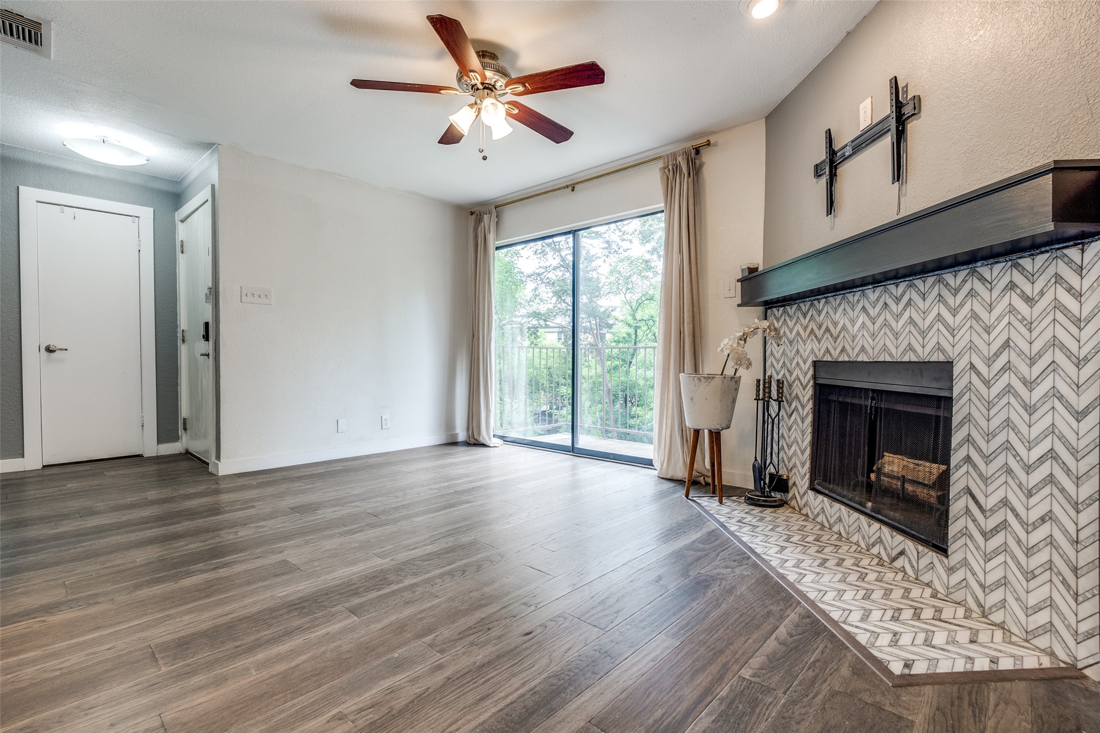 4777 Cedar Springs Road 2H , Dallas, TX, 75219 | 20931139 | Realty Texas LLC
