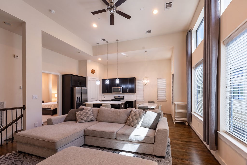 94 N Hutcheson Street , Houston, TX, 77003 | 76989914 | Realty Texas LLC