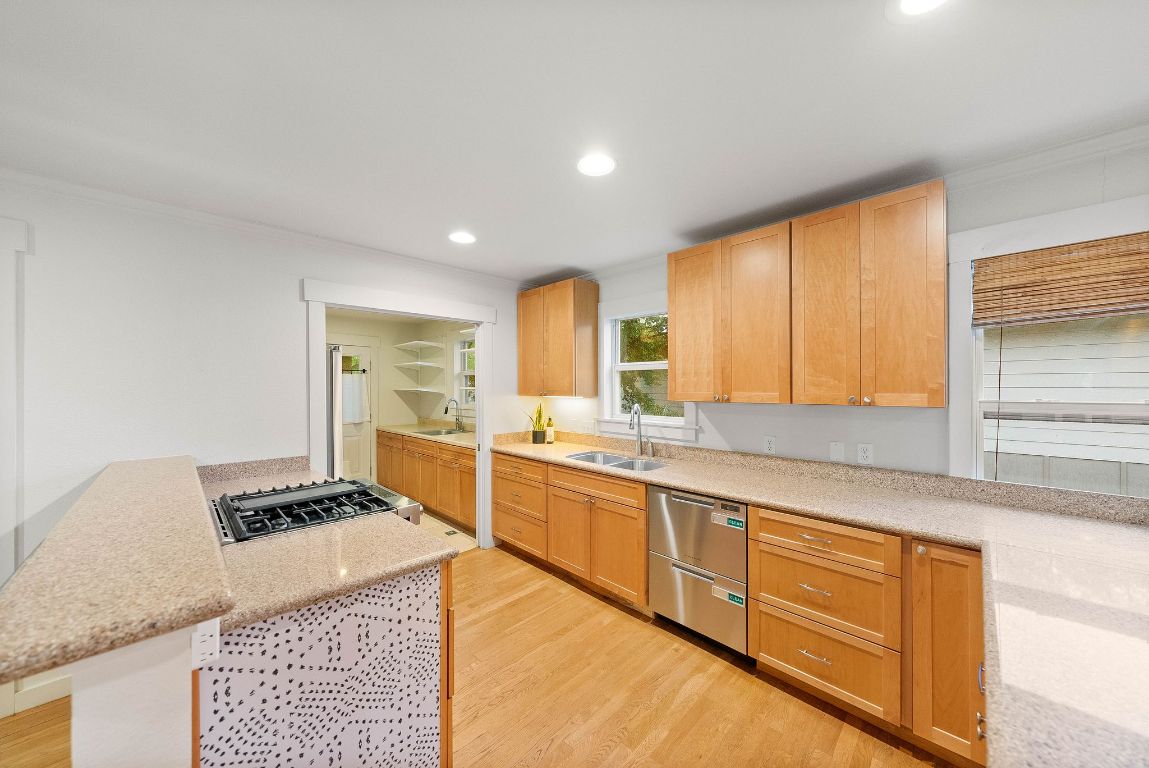 101 W 55th Street , Austin, TX, 78751 | 5792629 | Realty Texas LLC