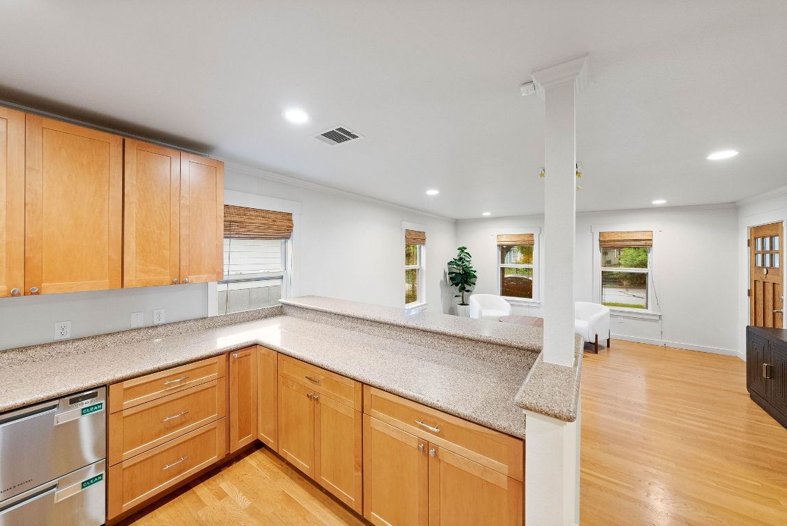 101 W 55th Street , Austin, TX, 78751 | 5792629 | Realty Texas LLC