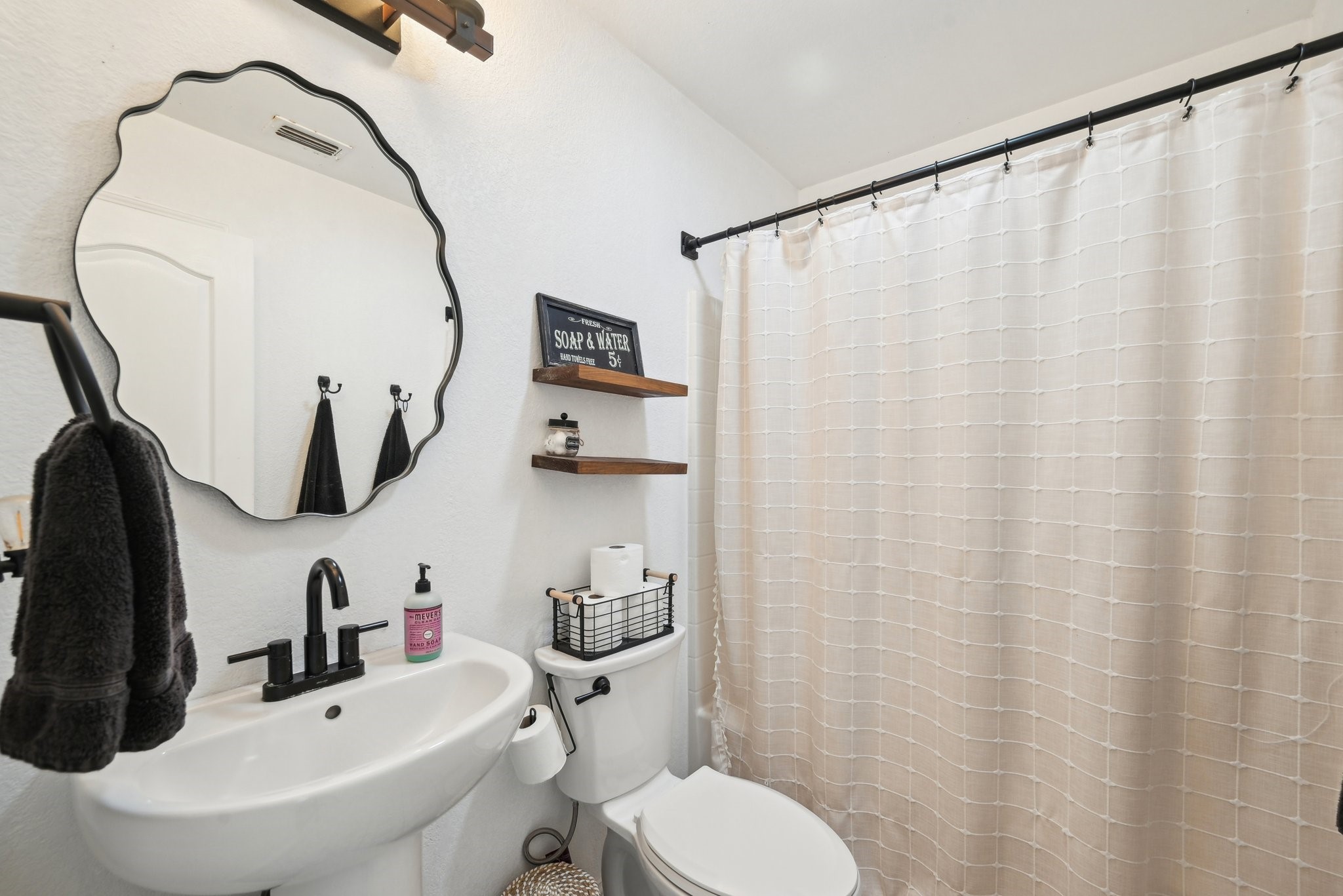 8030 Mavis Avenue , Waxahachie, TX, 75167 | 20931066 | Realty Texas LLC