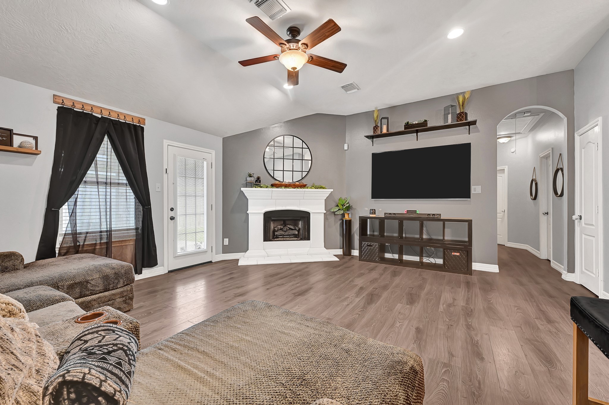 2201 Piney Wood Dr Drive , Deer Park, TX, 77536 | 36374100 | Realty Texas LLC
