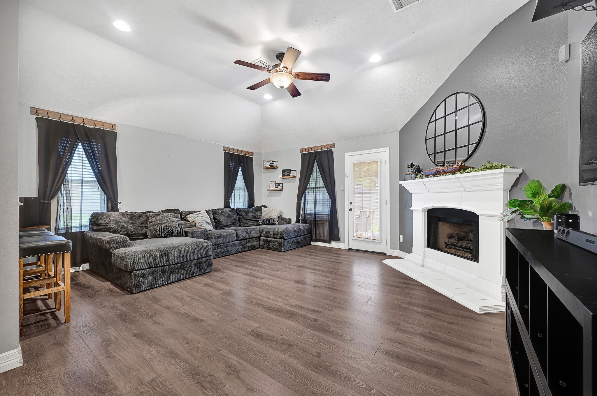 2201 Piney Wood Dr Drive , Deer Park, TX, 77536 | 36374100 | Realty Texas LLC