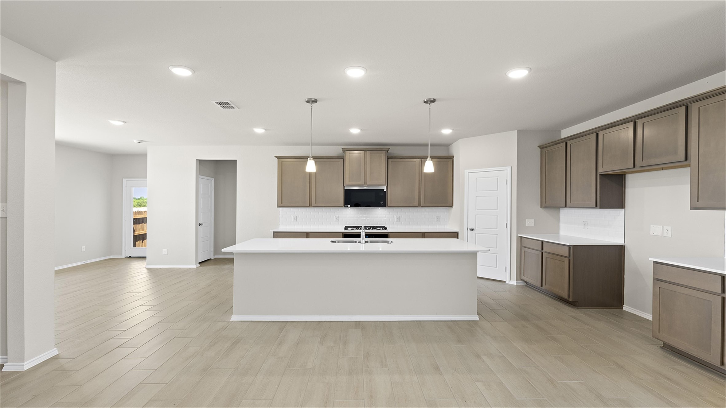 1700 Elle Lane , Aubrey, TX, 76227 | 20932322 | Realty Texas LLC