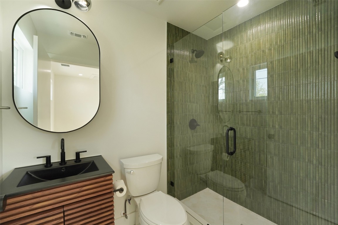 2312 Canterbury St #B , Austin, TX, 78702 | 8232080 | Realty Texas LLC