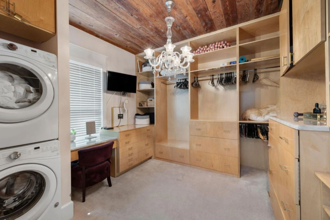 1307 E 2nd Street , Austin, TX, 78702 | 8954826 | Realty Texas LLC