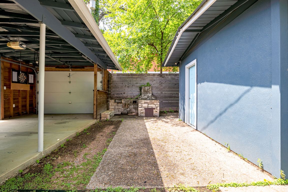 1307 E 2nd Street , Austin, TX, 78702 | 8954826 | Realty Texas LLC