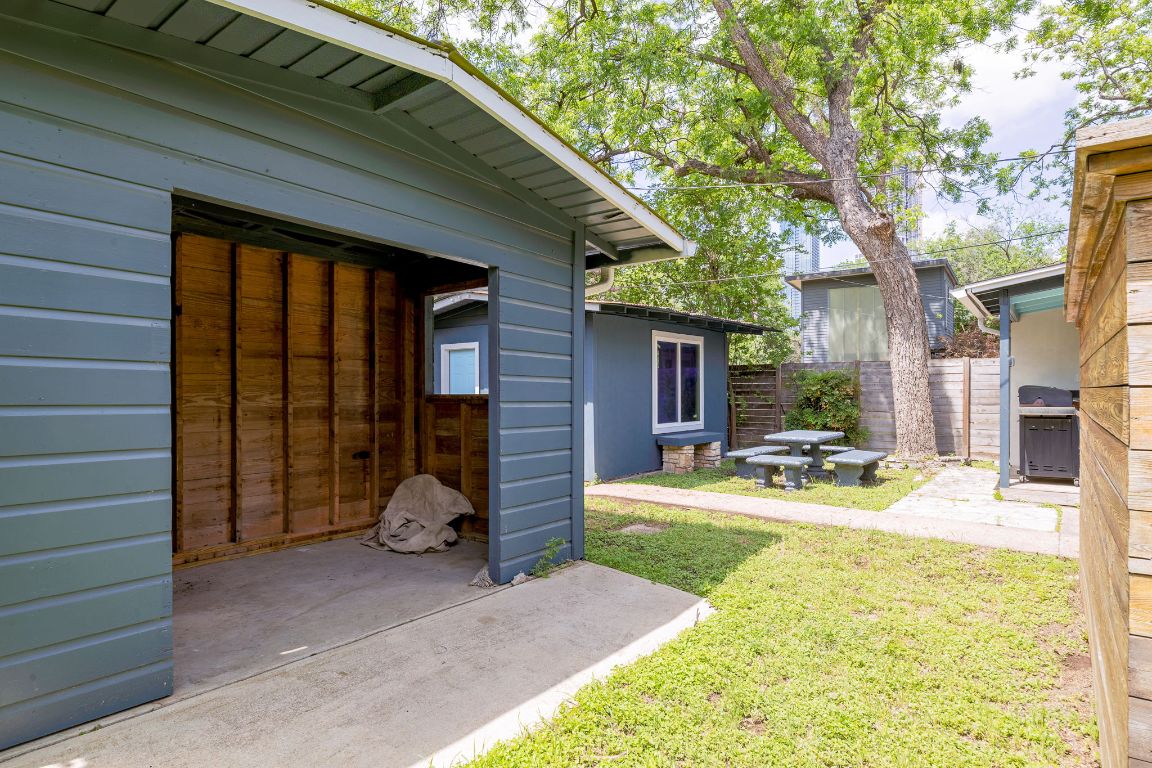 1307 E 2nd Street , Austin, TX, 78702 | 8954826 | Realty Texas LLC