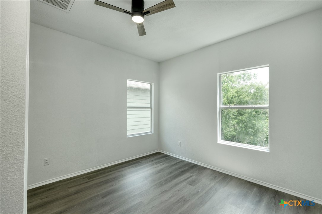 1008 E 3rd St , Georgetown, TX, 78626 | 579620 | Realty Texas LLC