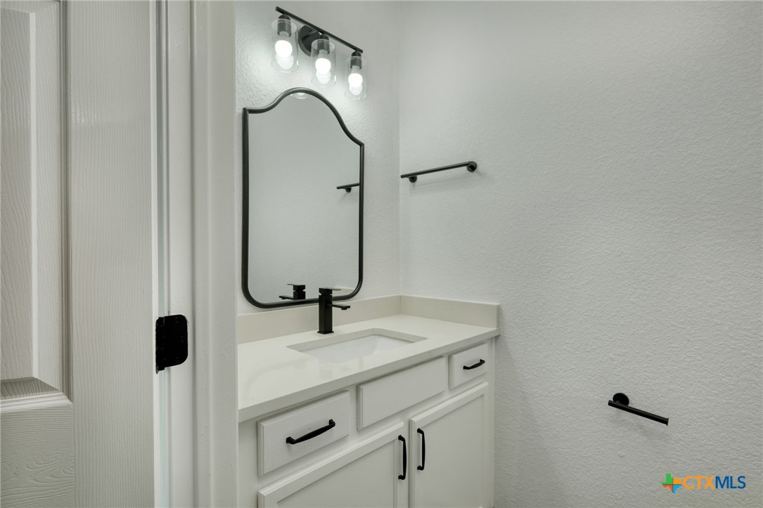 1008 E 3rd St , Georgetown, TX, 78626 | 579620 | Realty Texas LLC