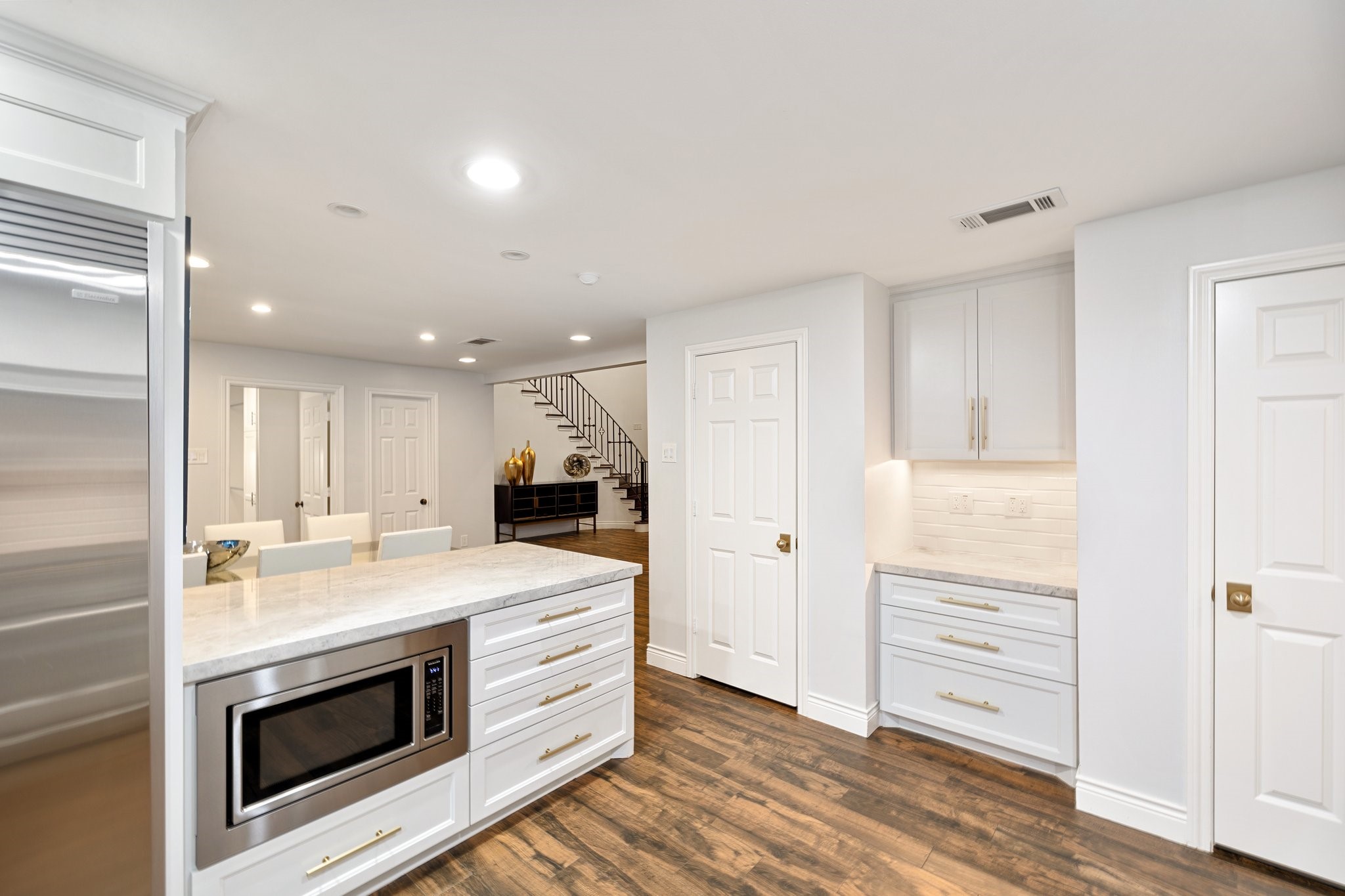 2 Warrenton Drive , Houston, TX, 77024 | 54242710 | Realty Texas LLC