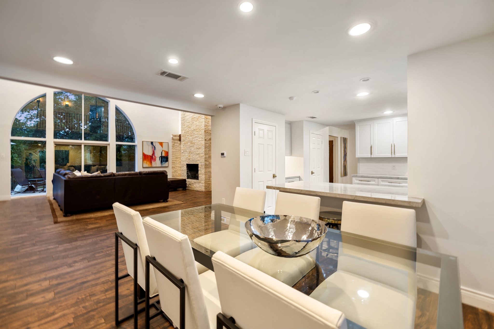 2 Warrenton Drive , Houston, TX, 77024 | 54242710 | Realty Texas LLC