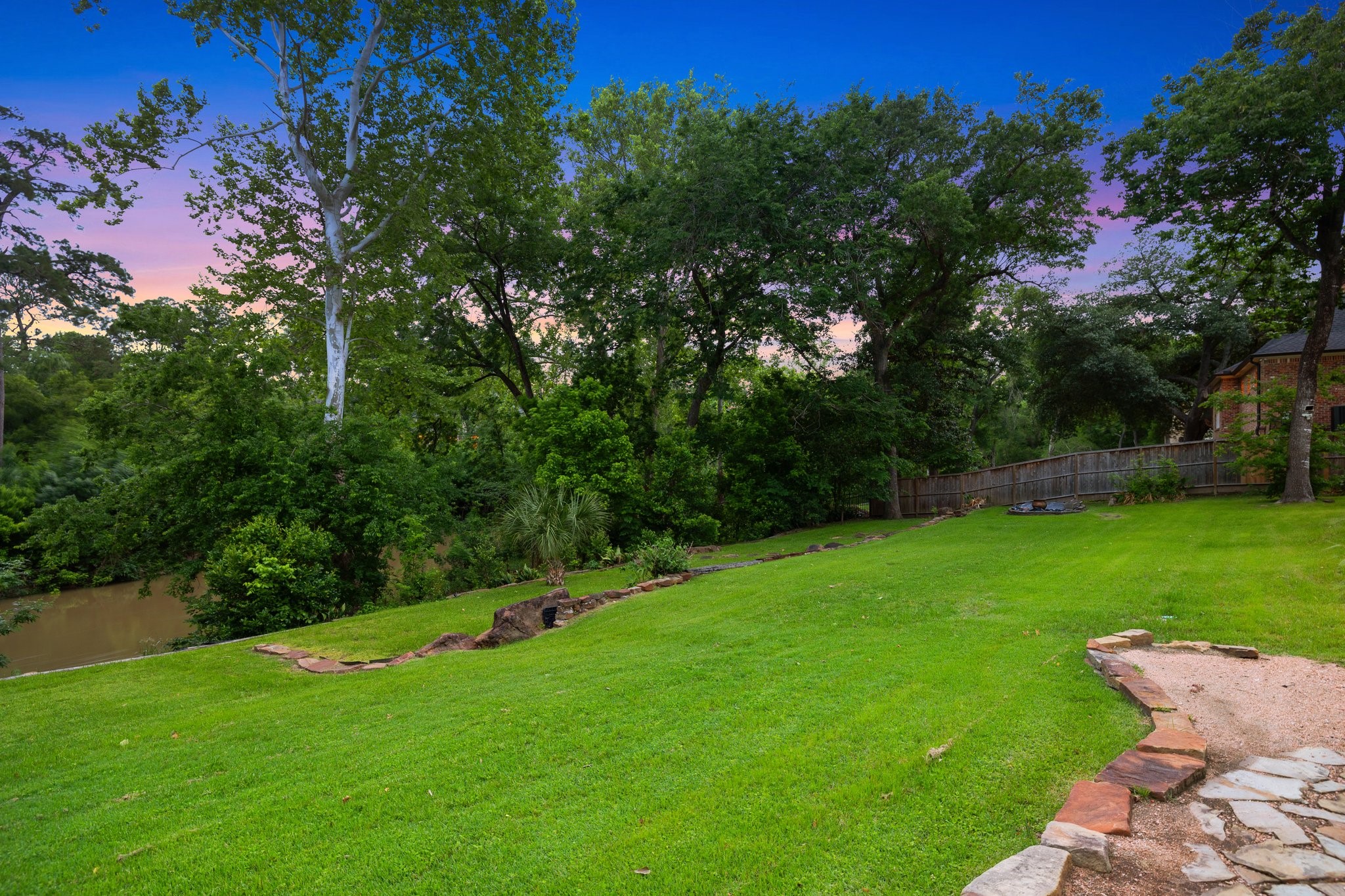 2 Warrenton Drive , Houston, TX, 77024 | 54242710 | Realty Texas LLC