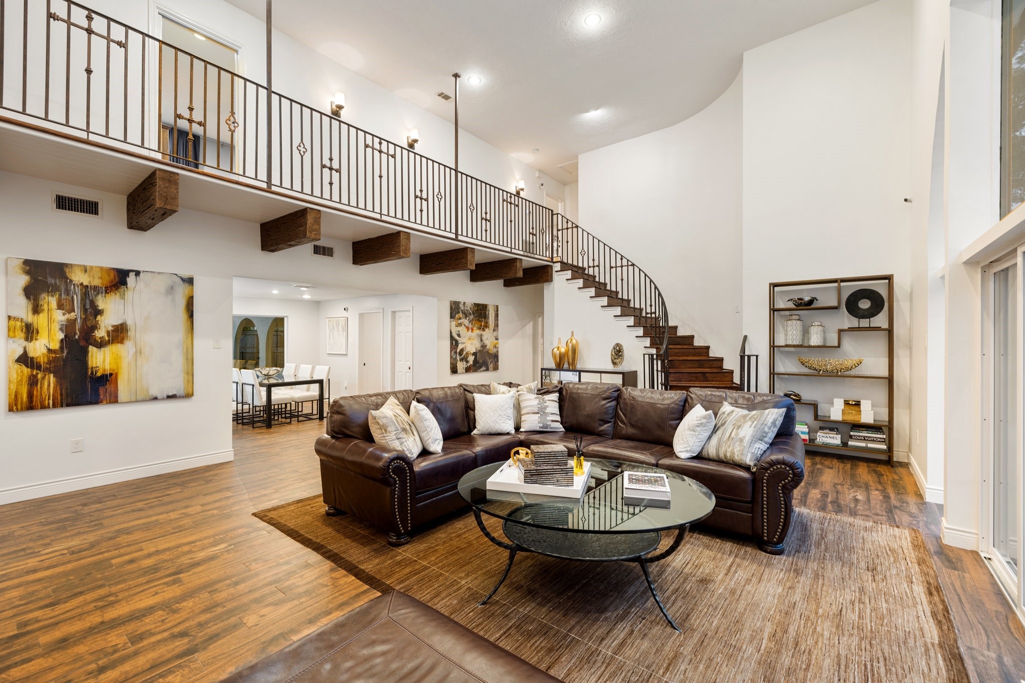 2 Warrenton Drive , Houston, TX, 77024 | 54242710 | Realty Texas LLC