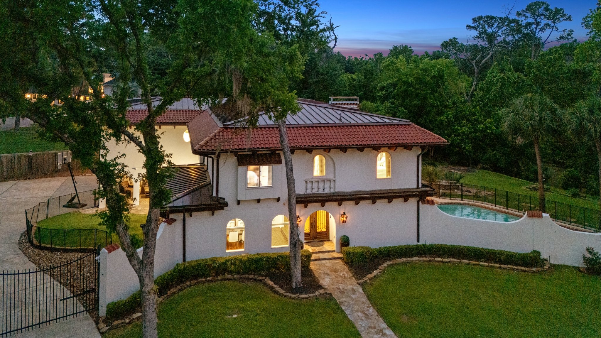 2 Warrenton Drive , Houston, TX, 77024 | 54242710 | Realty Texas LLC