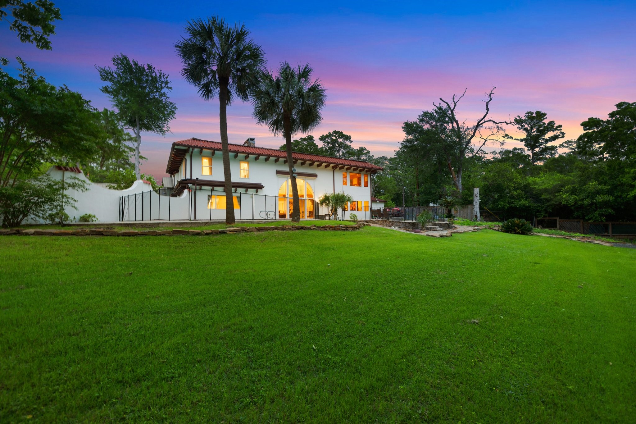 2 Warrenton Drive , Houston, TX, 77024 | 54242710 | Realty Texas LLC