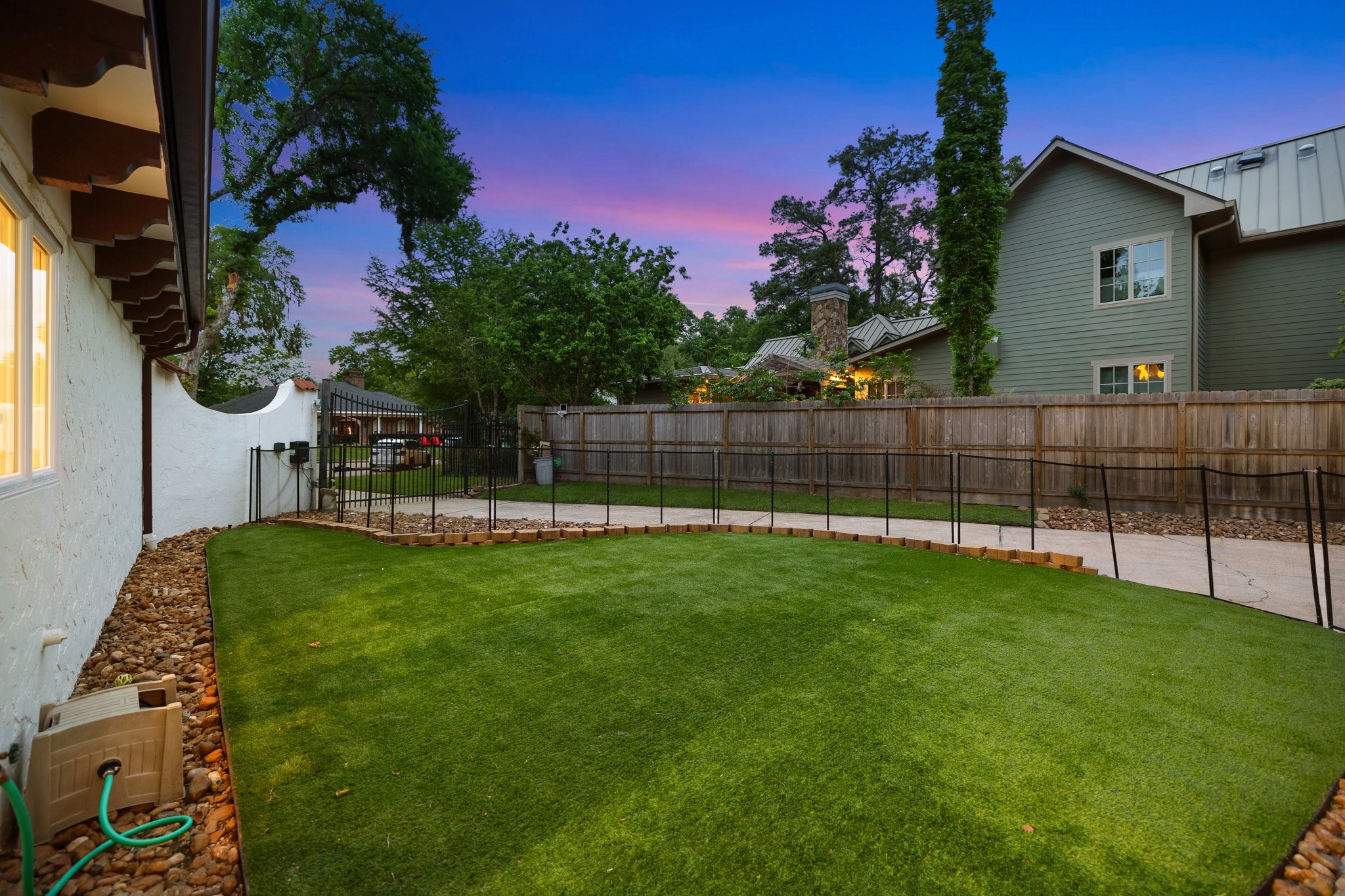 2 Warrenton Drive , Houston, TX, 77024 | 54242710 | Realty Texas LLC
