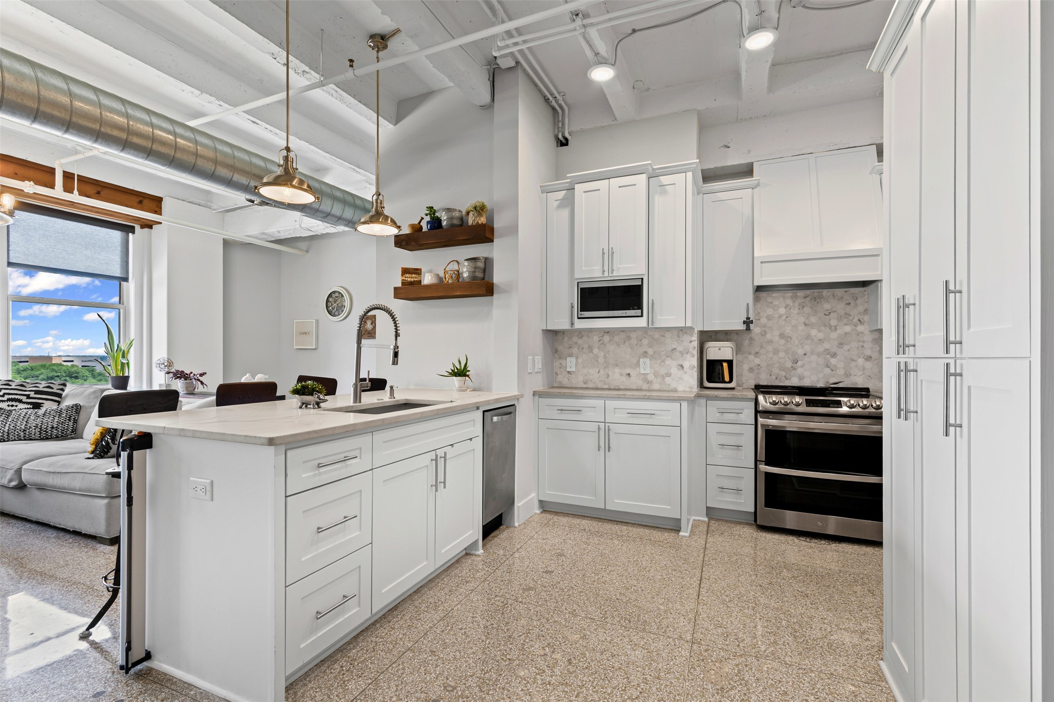 221 W Lancaster Avenue 4012 , Fort Worth, TX, 76102 | 20933504 | Realty Texas LLC