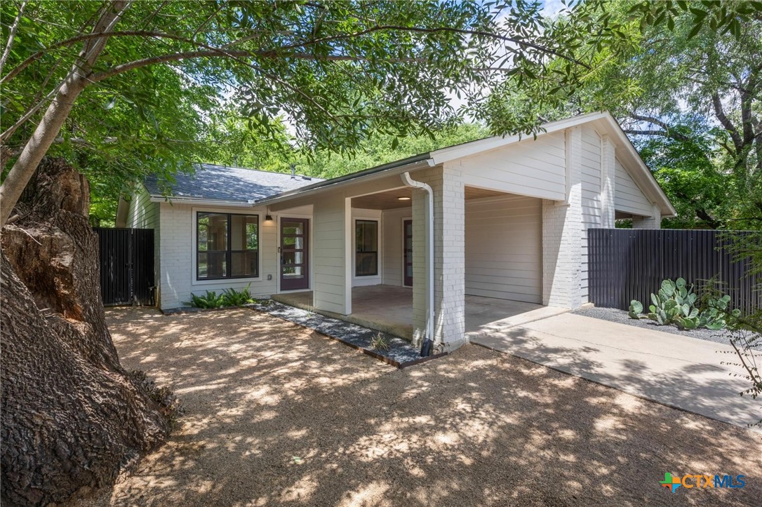 2220 E Stassney Lane A , Austin, TX, 78744 | 579404 | Realty Texas LLC