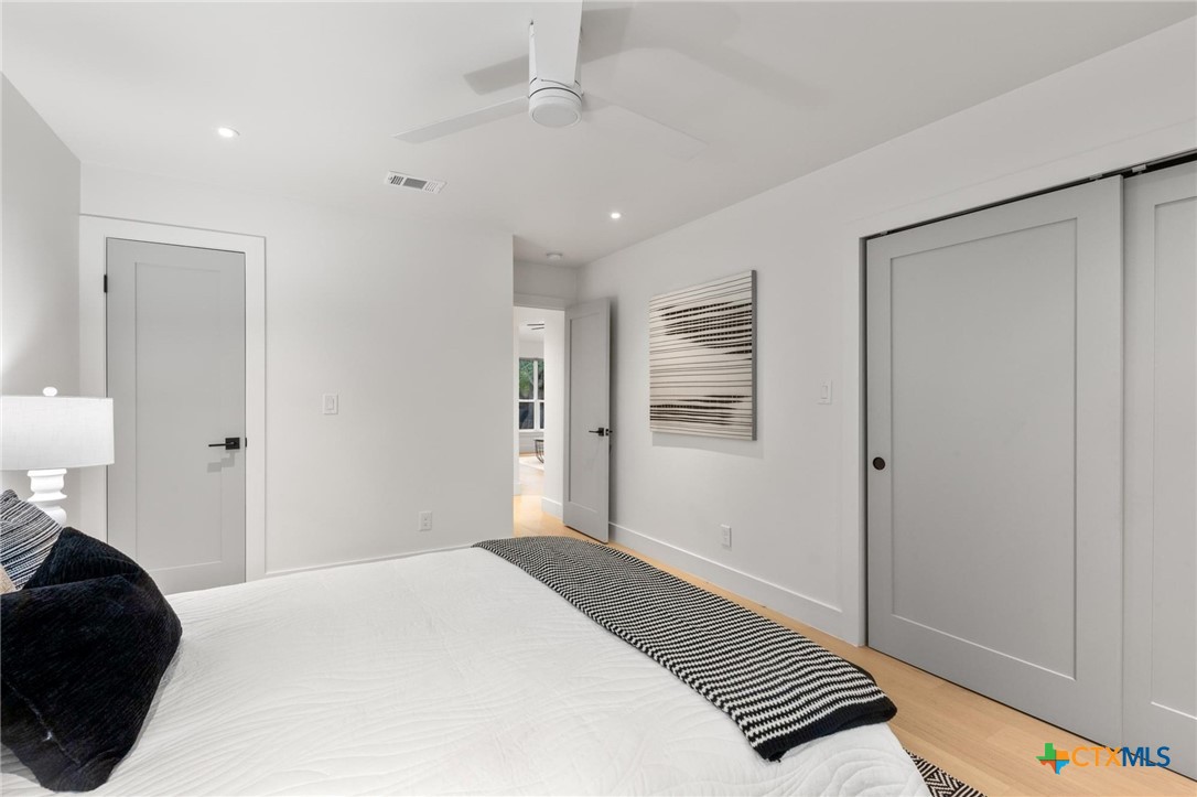 2220 E Stassney Lane A , Austin, TX, 78744 | 579404 | Realty Texas LLC