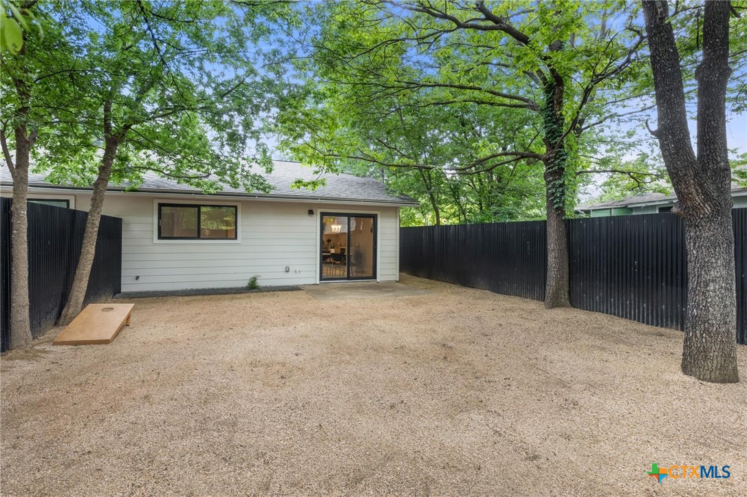 2220 E Stassney Lane A , Austin, TX, 78744 | 579404 | Realty Texas LLC