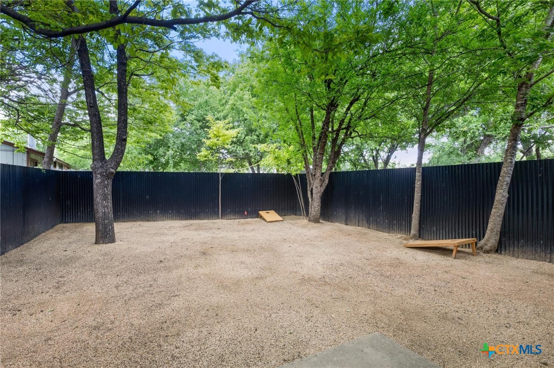 2220 E Stassney Lane A , Austin, TX, 78744 | 579404 | Realty Texas LLC