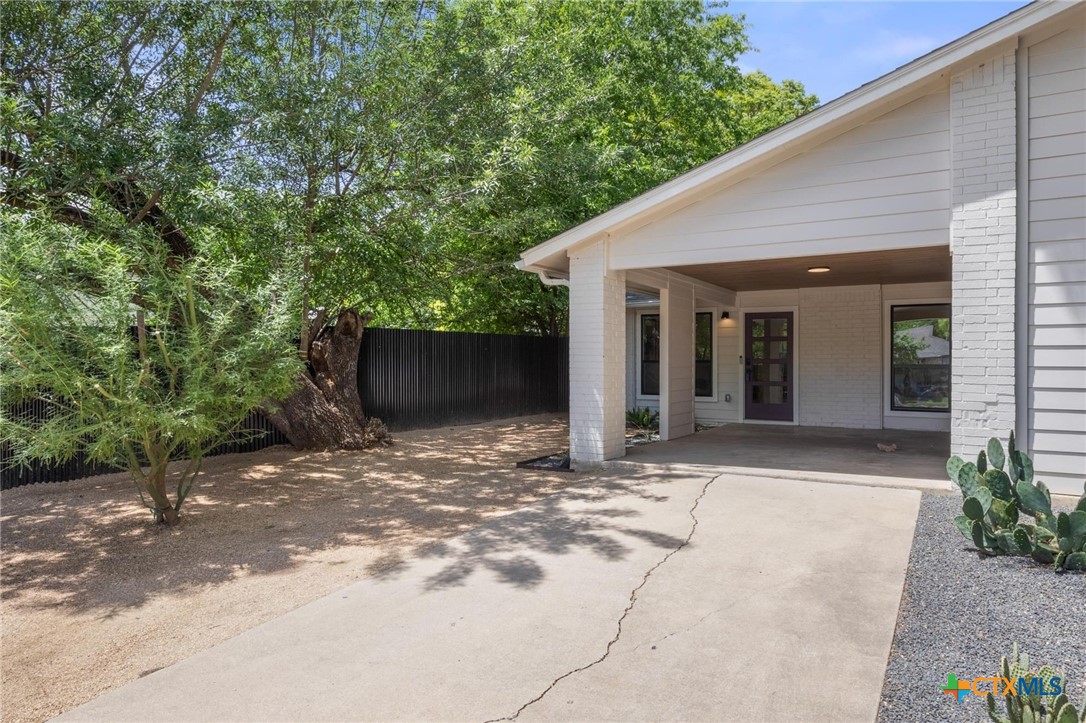 2220 E Stassney Lane A , Austin, TX, 78744 | 579404 | Realty Texas LLC