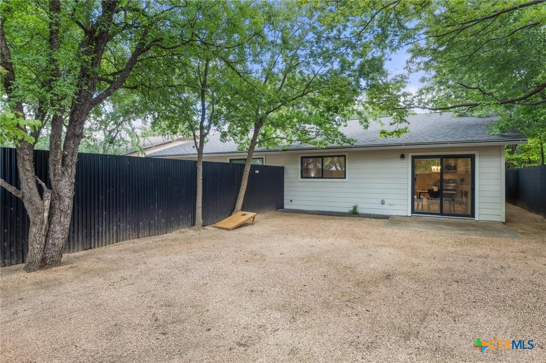 2220 E Stassney Lane A , Austin, TX, 78744 | 579404 | Realty Texas LLC
