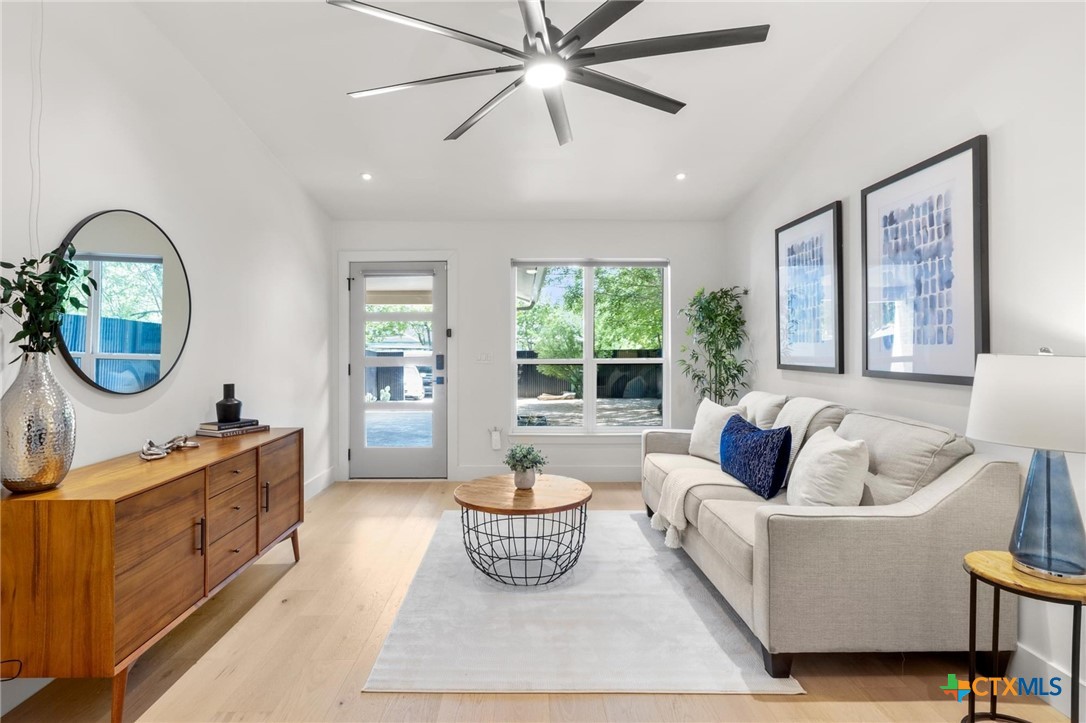 2220 E Stassney Lane A , Austin, TX, 78744 | 579404 | Realty Texas LLC