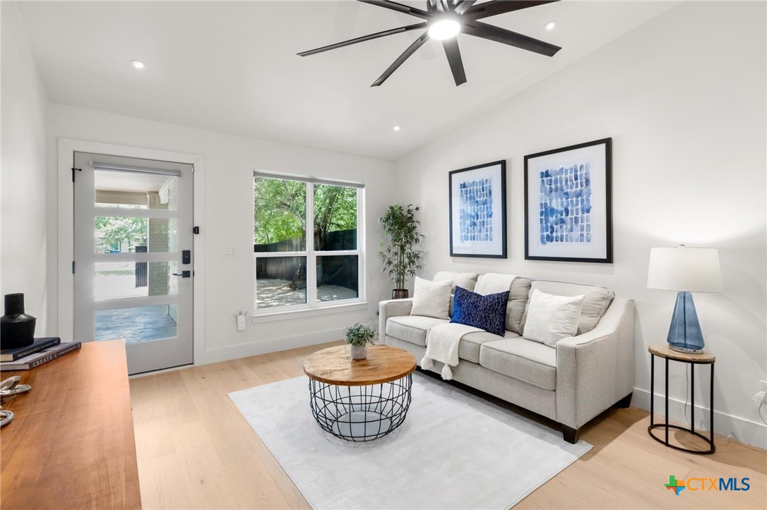 2220 E Stassney Lane A , Austin, TX, 78744 | 579404 | Realty Texas LLC