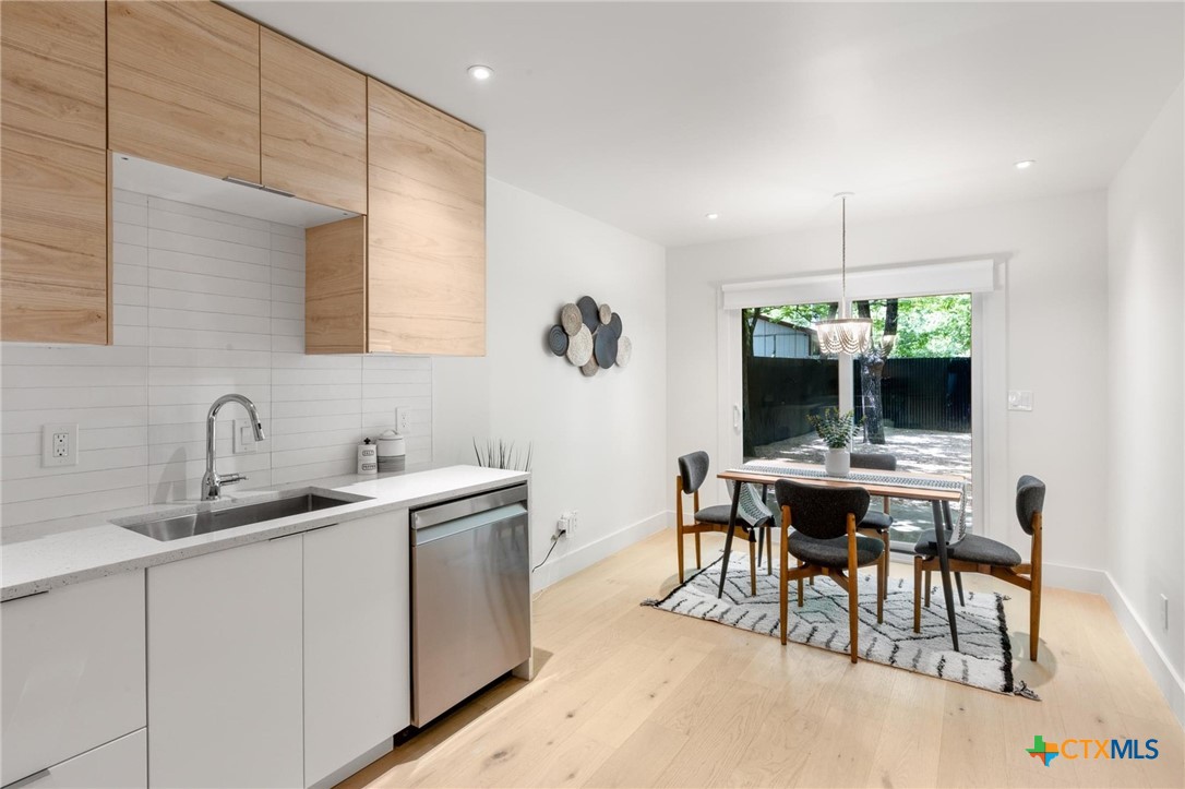 2220 E Stassney Lane A , Austin, TX, 78744 | 579404 | Realty Texas LLC