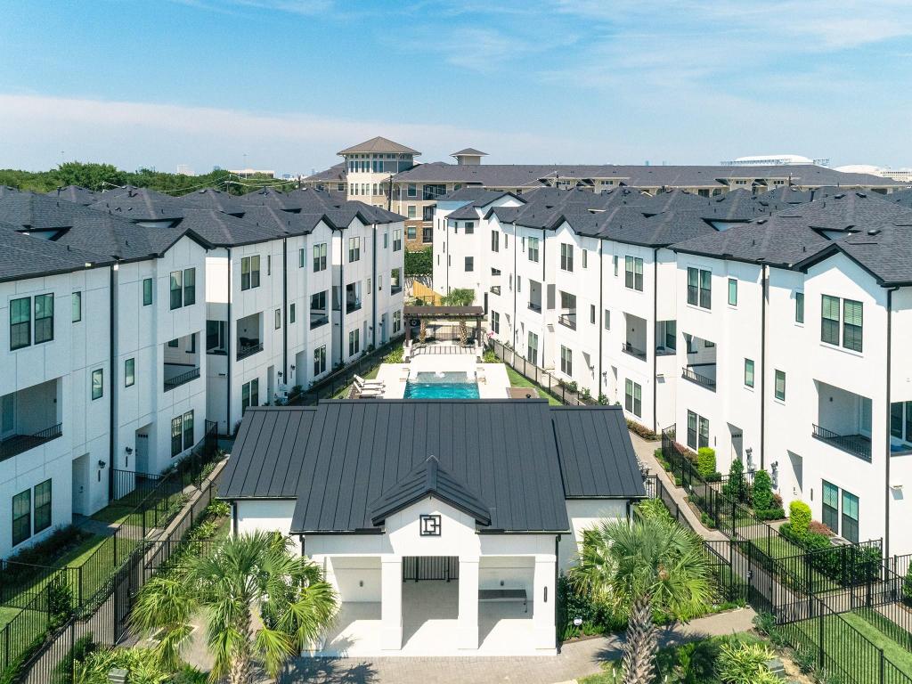 2716 Grand Fountains Drive E , Houston, TX, 77054 | 3178338 | Realty Texas LLC