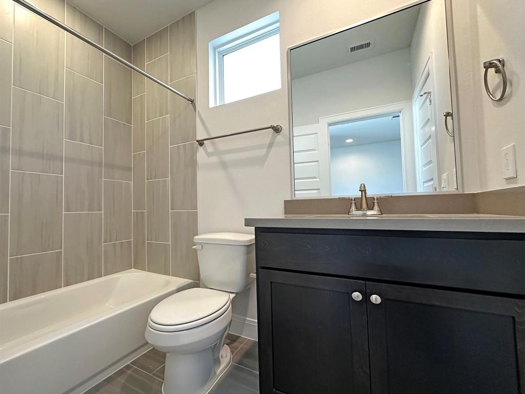 2716 Grand Fountains Drive E , Houston, TX, 77054 | 3178338 | Realty Texas LLC